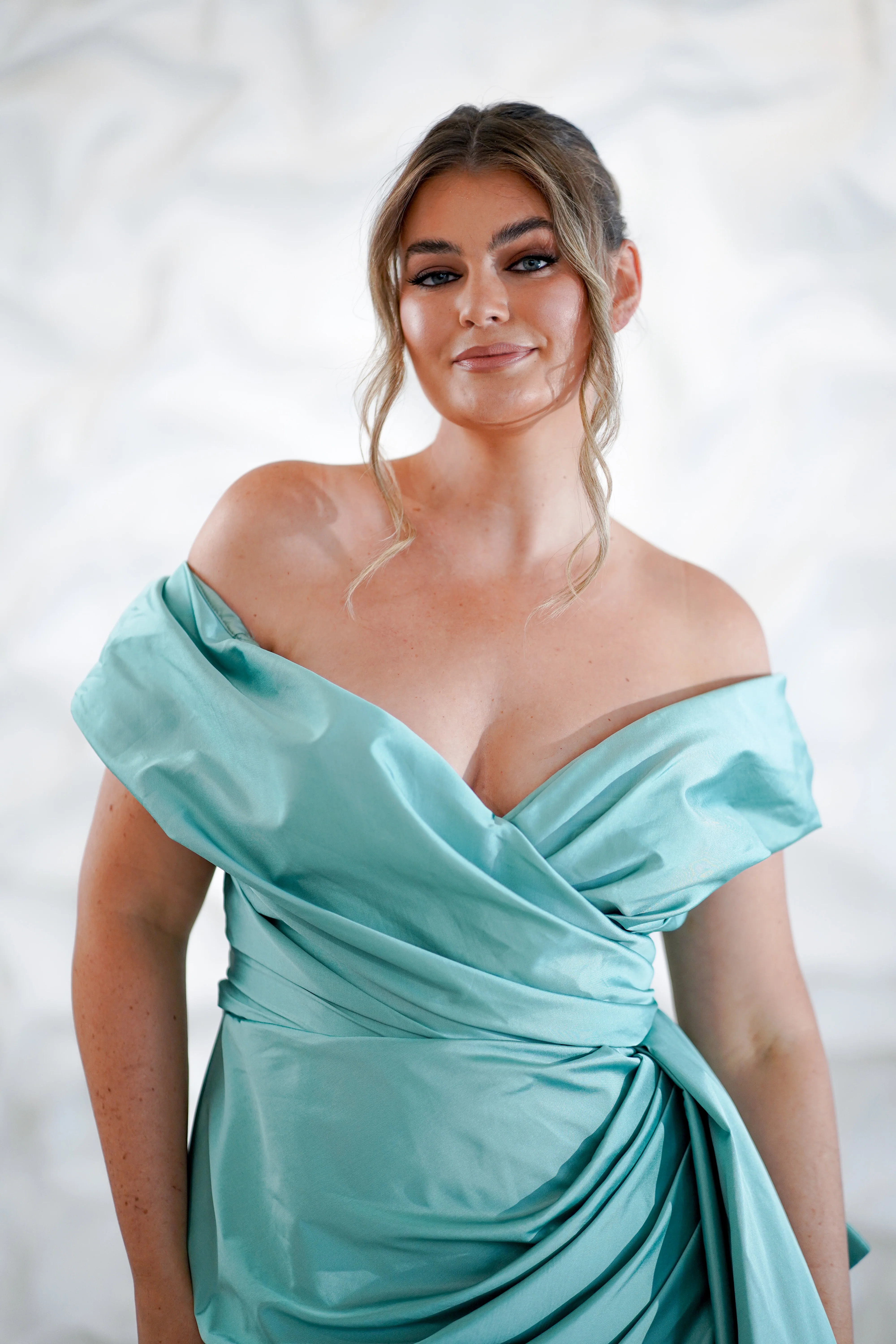 Tarik Ediz 51121 Wales - Image 7