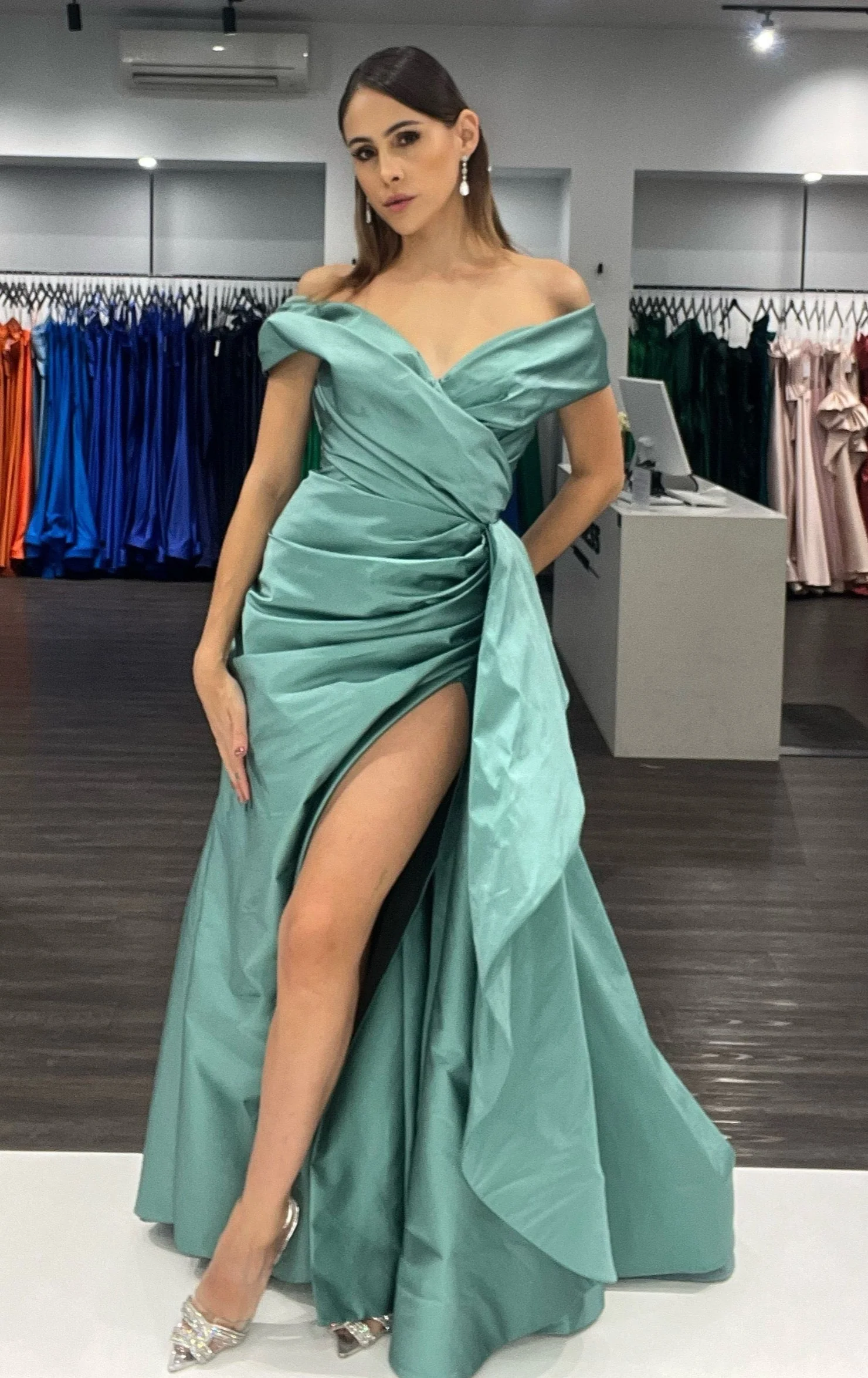 Tarik Ediz 51121 Wales - Image 3